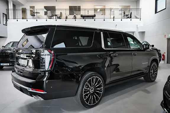 Chevrolet Suburban 2026 photo 4