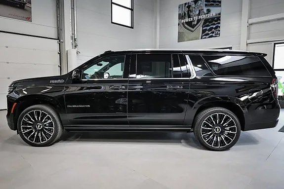 Chevrolet Suburban 2026 photo 3