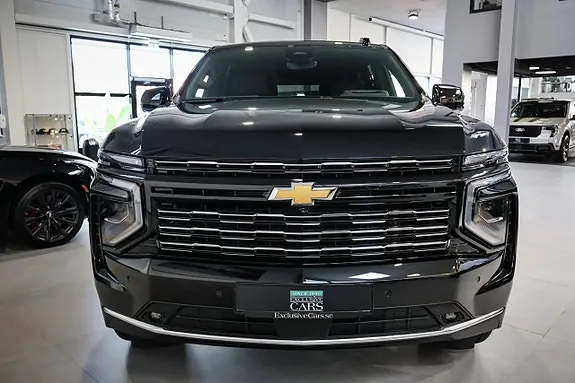Chevrolet Suburban 2026 photo 2
