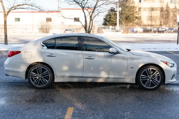 Infiniti Q50 2017 photo 2