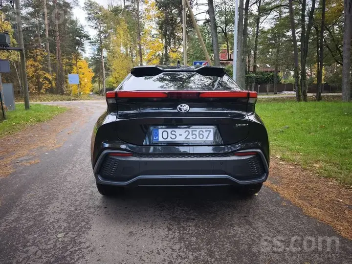 Toyota C-Hr 2025 photo 3