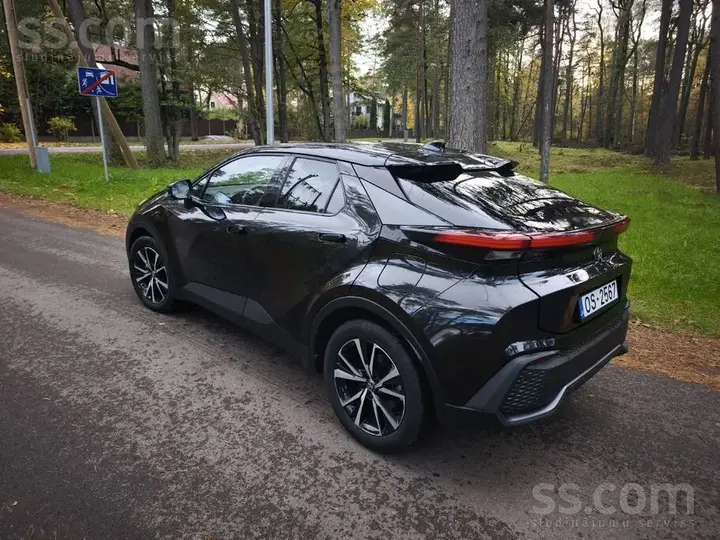Toyota C-Hr 2025 photo 2