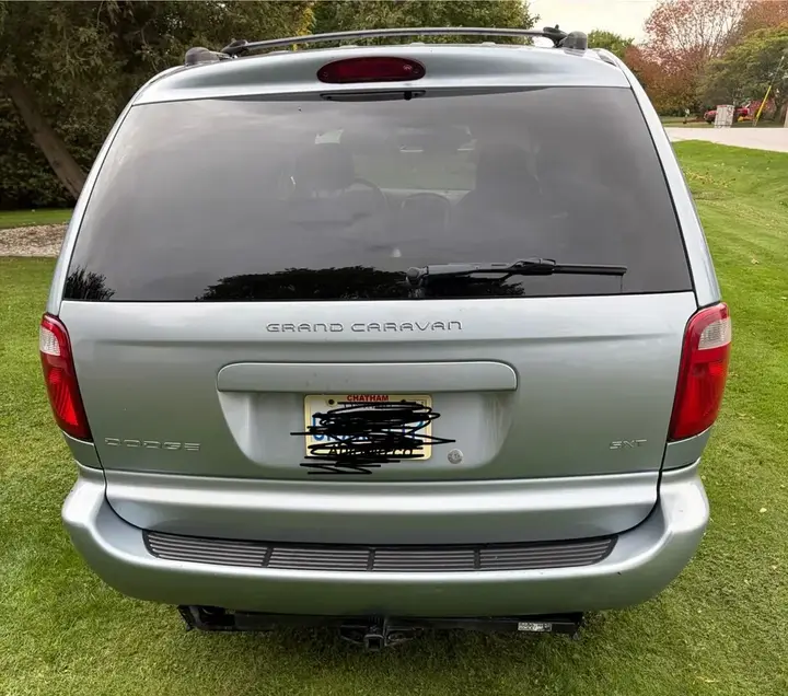 Dodge Grand Caravan 2005 photo 2