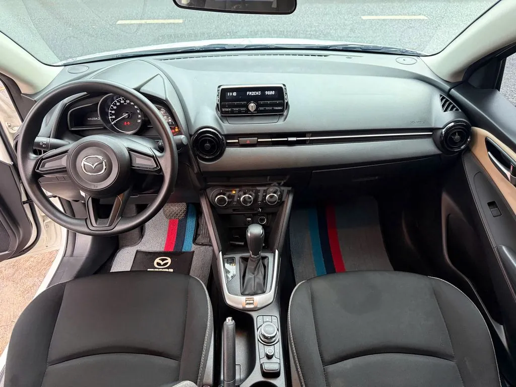 Mazda 2 2023 photo 2