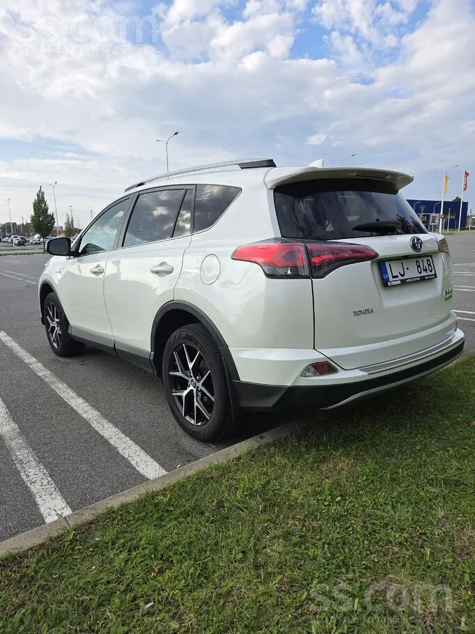 Toyota Rav4 2018 photo 2