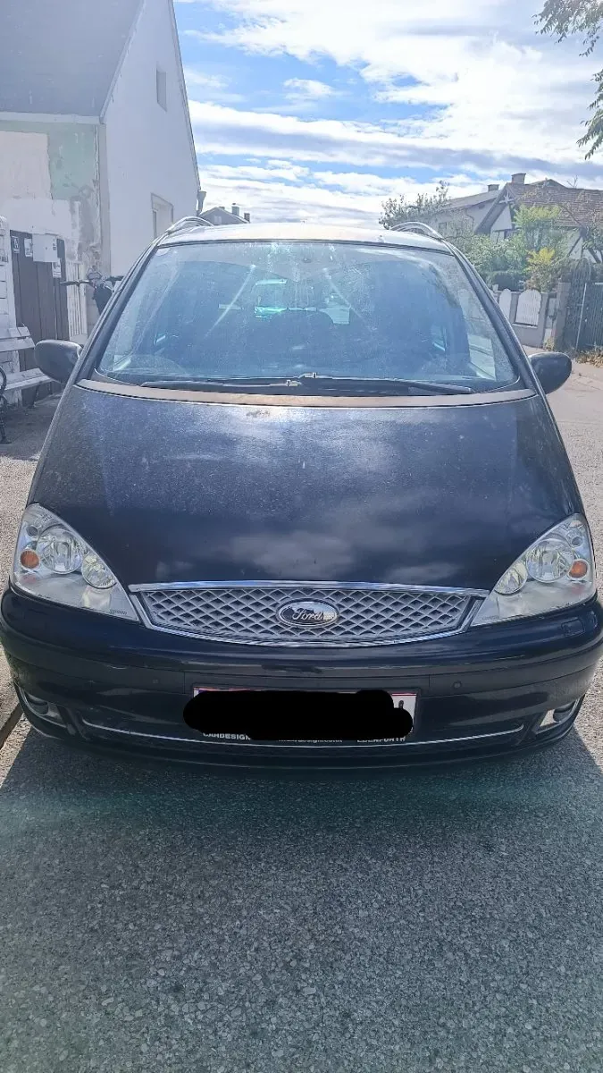 Ford Galaxy 2004 photo 2