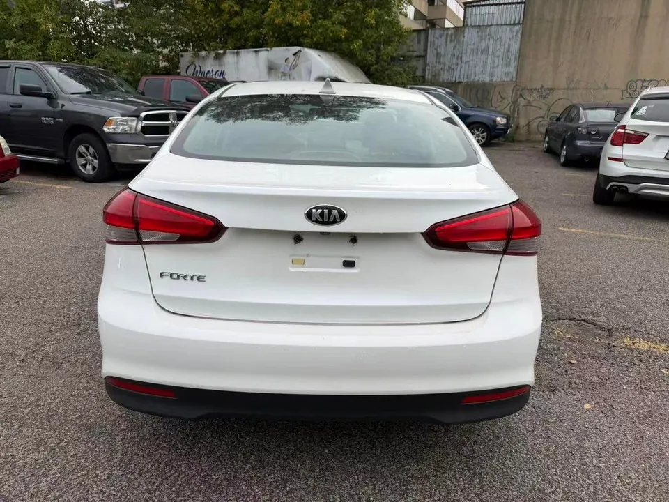 Kia Forte 2018 photo 5