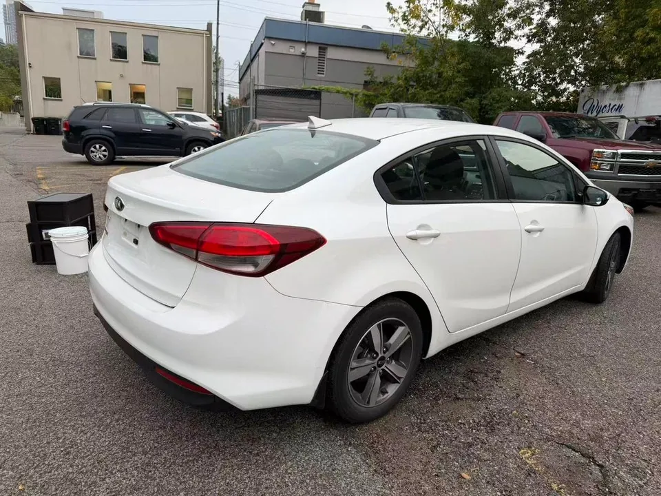 Kia Forte 2018 photo 4