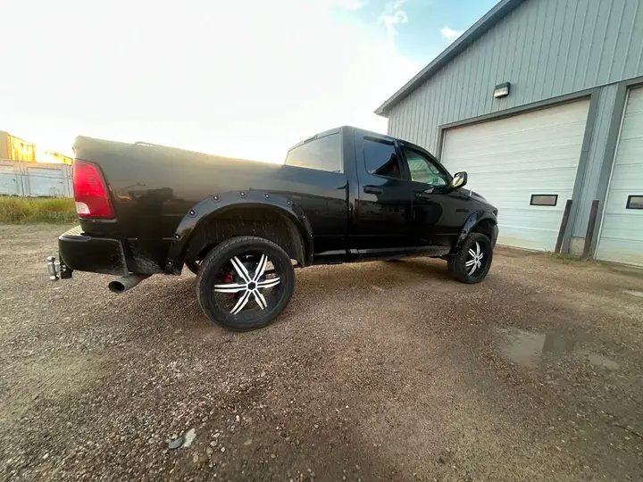 Dodge Ram 1500 2011 photo 3
