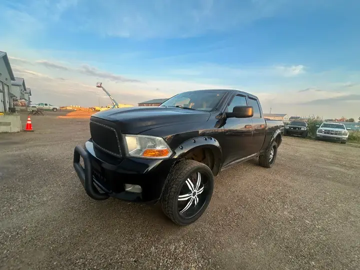 Dodge Ram 1500 2011 photo 2