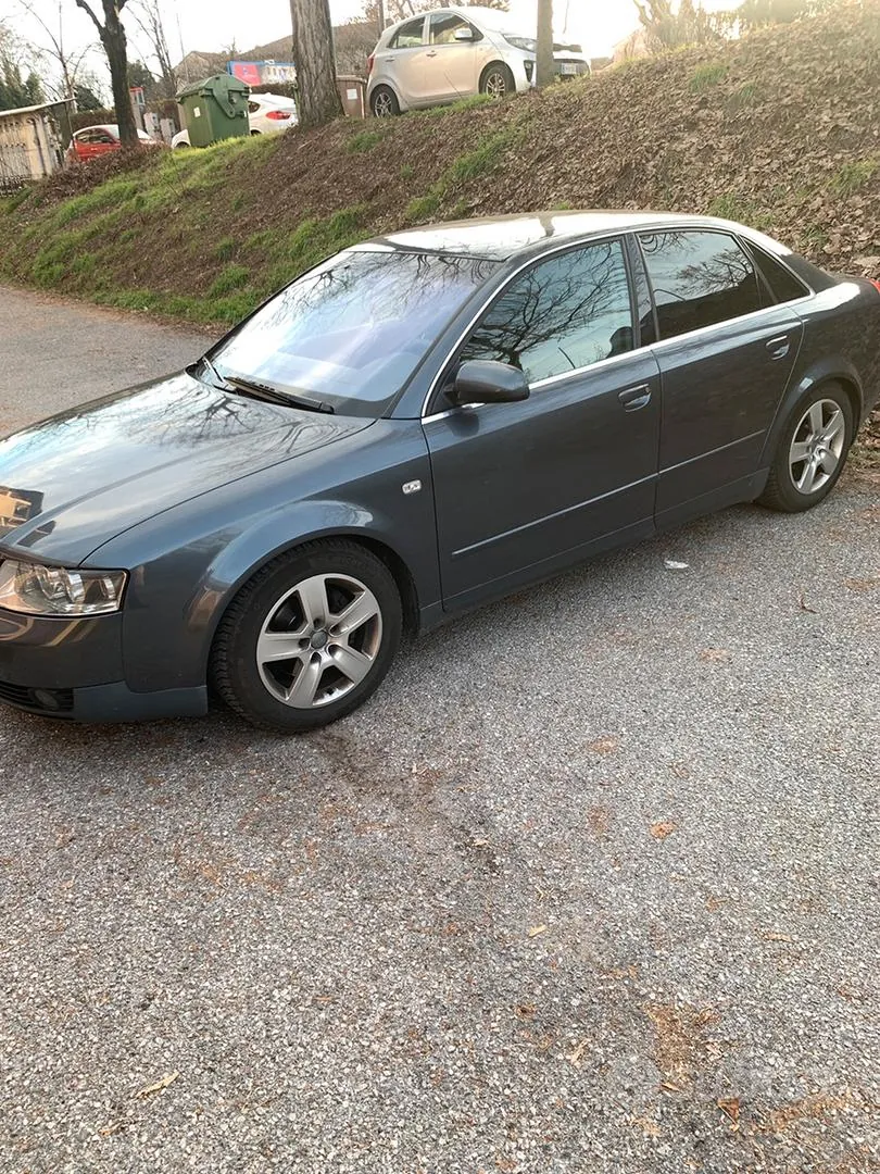 Audi A4 2001 photo 2