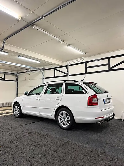 Skoda Octavia 2012 photo 3