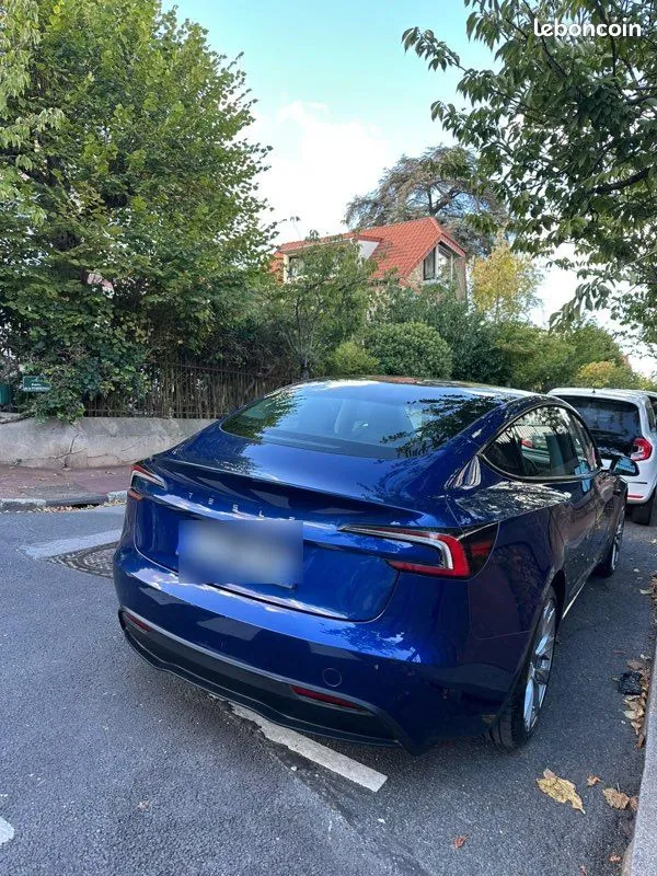 Tesla Model 3 2023 photo 2