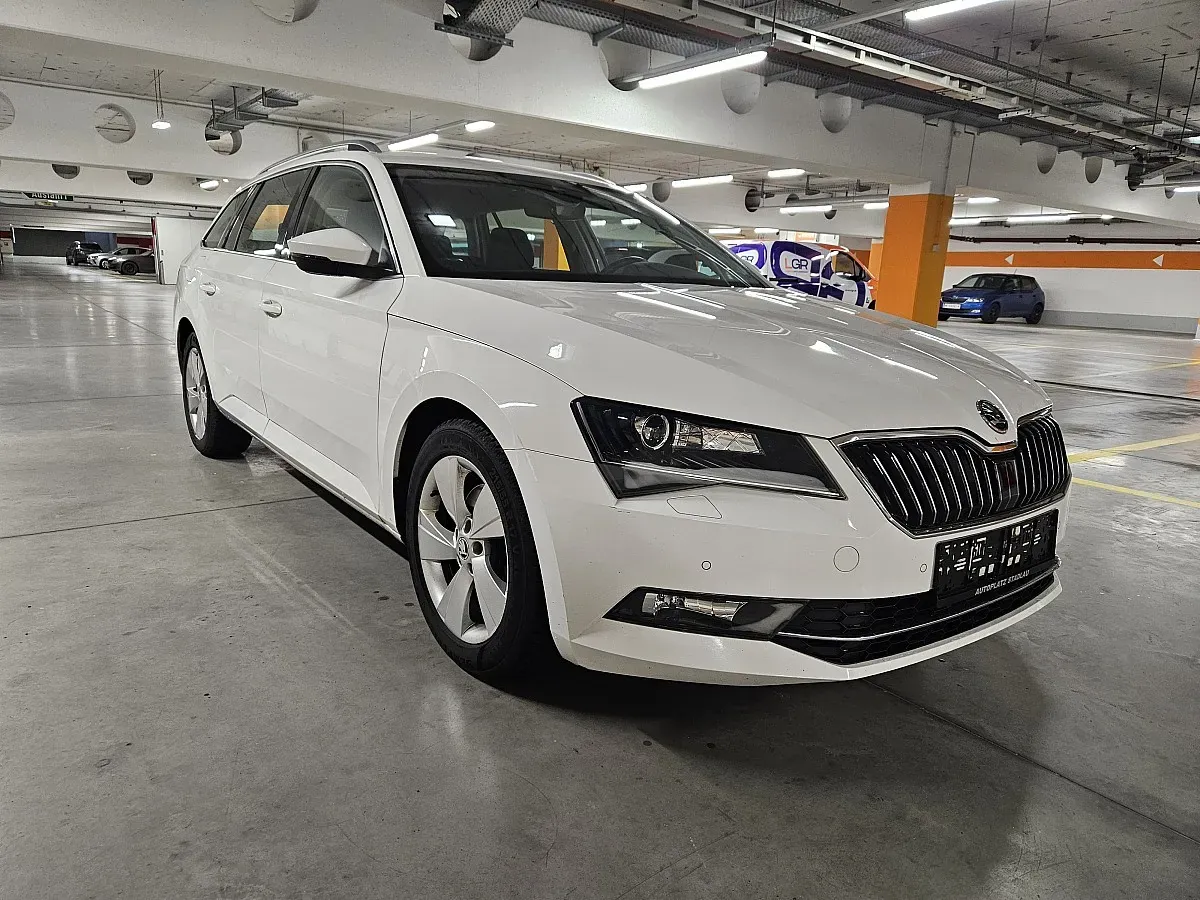 Skoda Superb 2016 photo 2