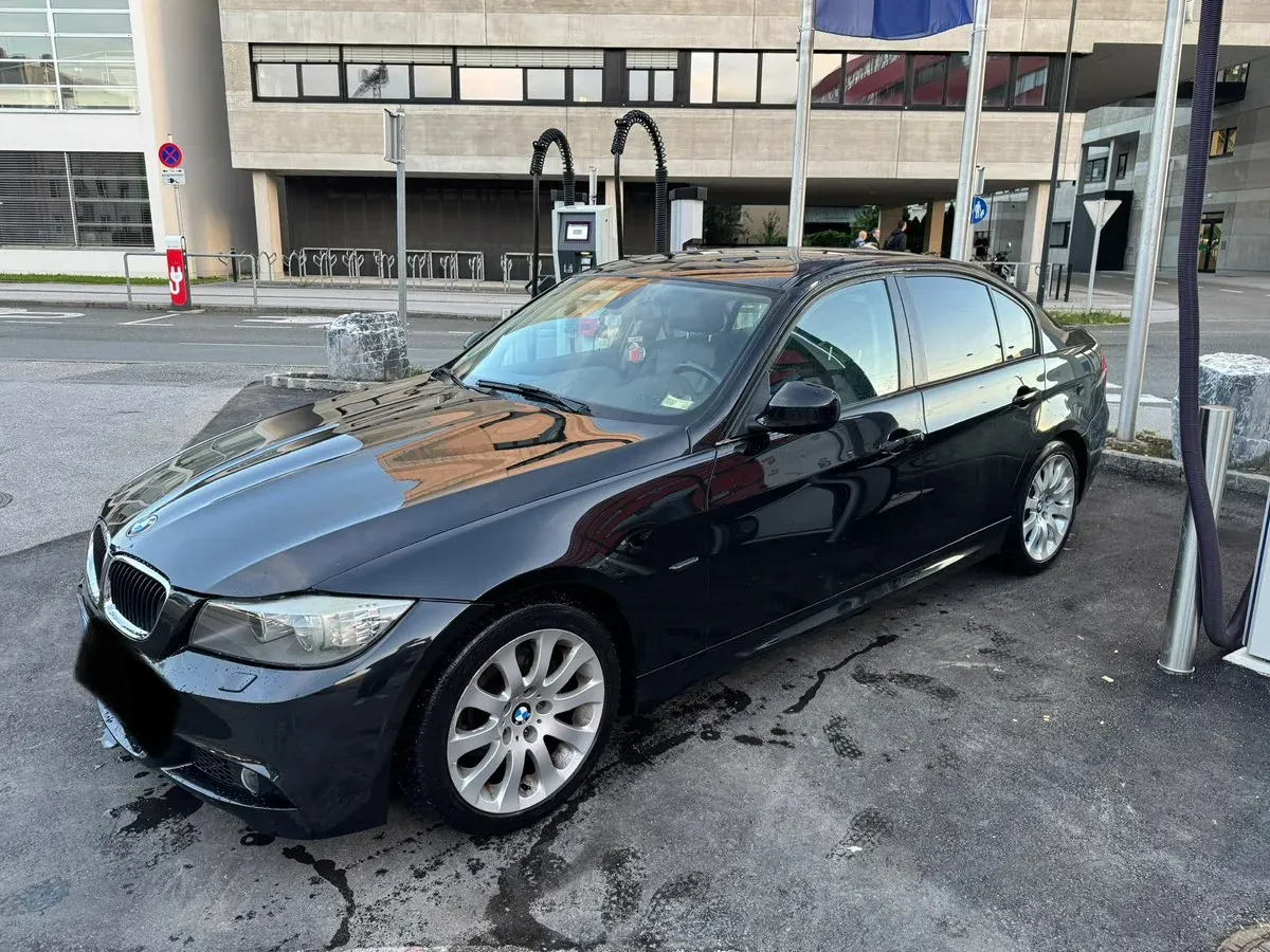 BMW 3Er-Reihe 320 I 2009 photo 3