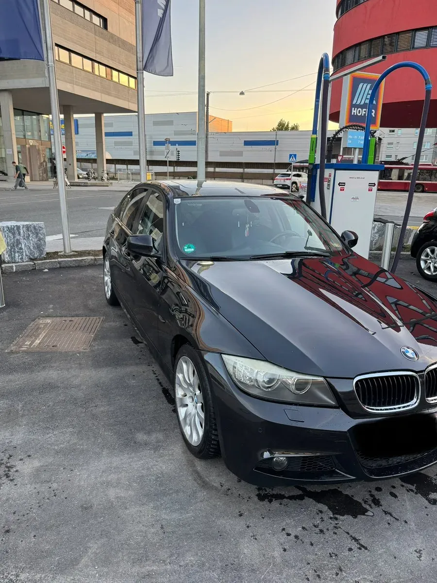 BMW 3Er-Reihe 320 I 2009 photo 2