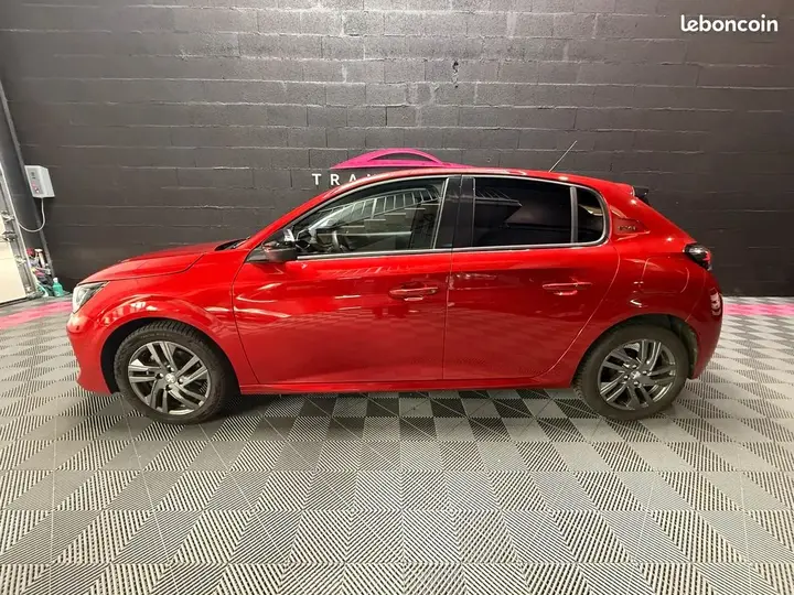 Peugeot 208 2022 photo 2