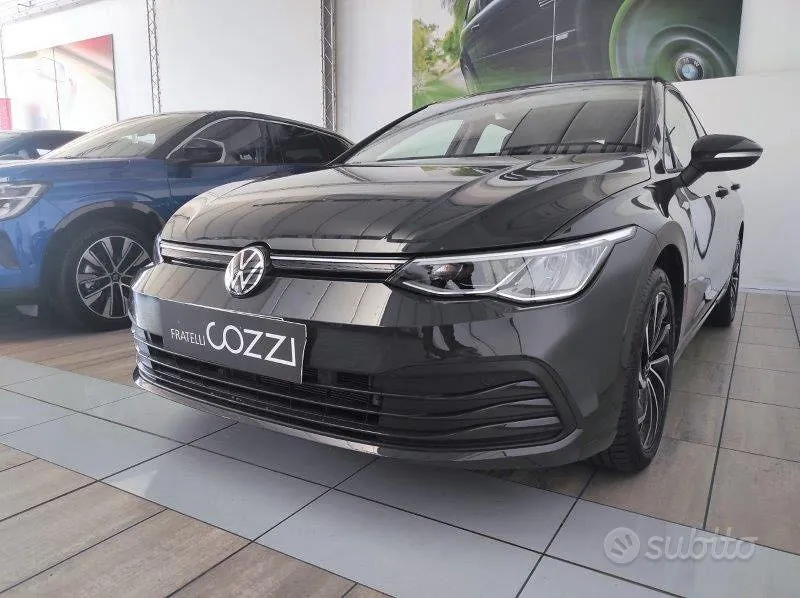 Volkswagen Golf 2024 photo 2