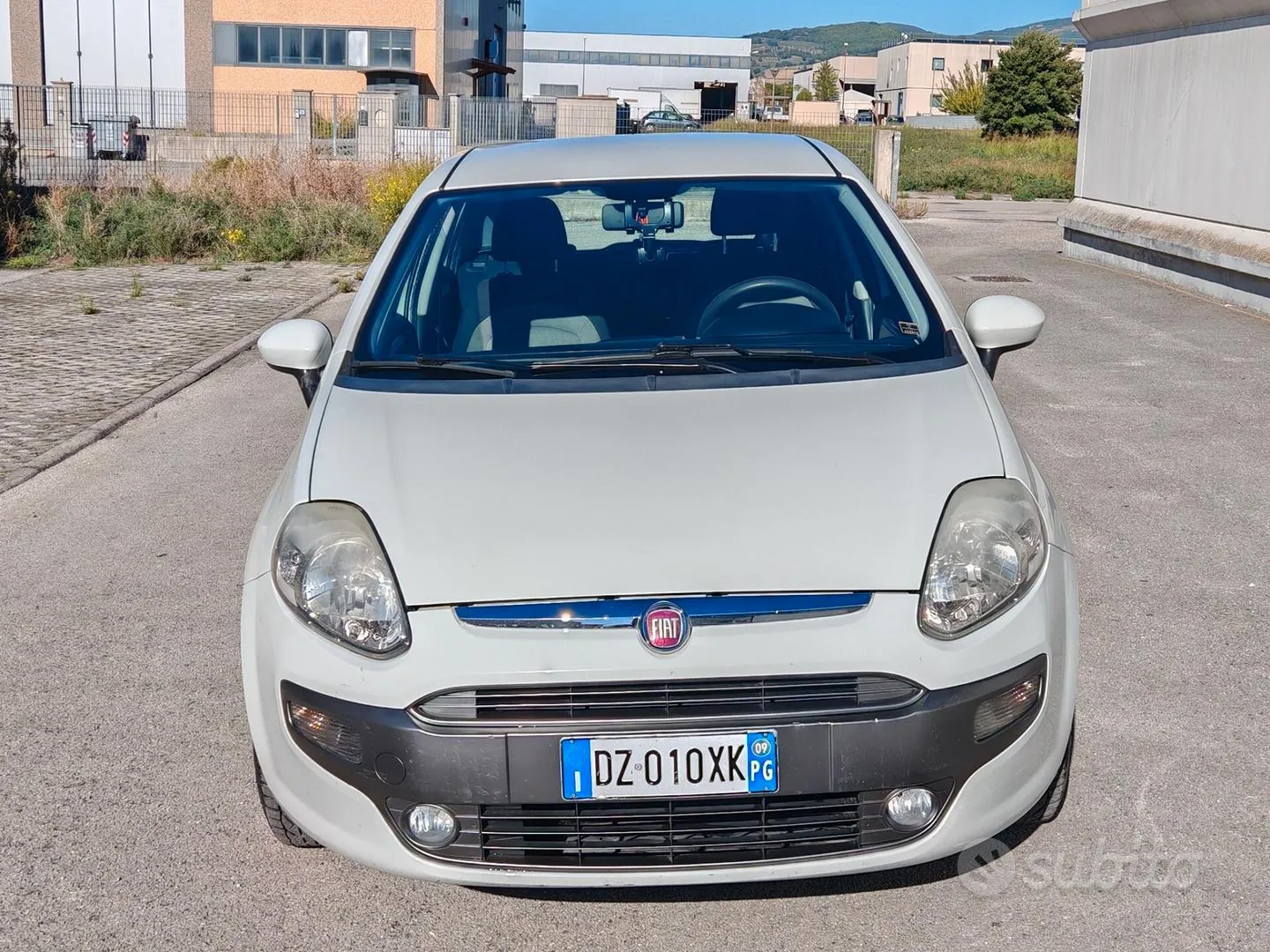 Fiat Grande Punto 2009 photo 2