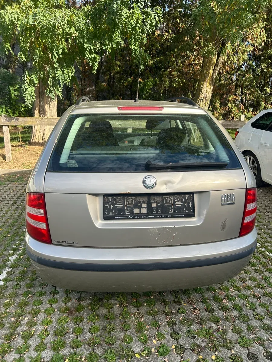 Skoda Fabia 2005 photo 3