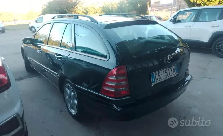 Mercedes-Benz C 220 2004 photo 3
