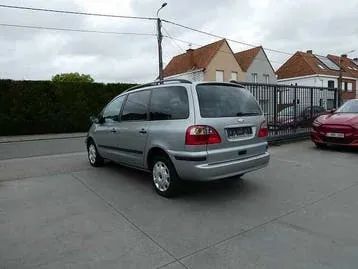 Ford Galaxy 2005 photo 3