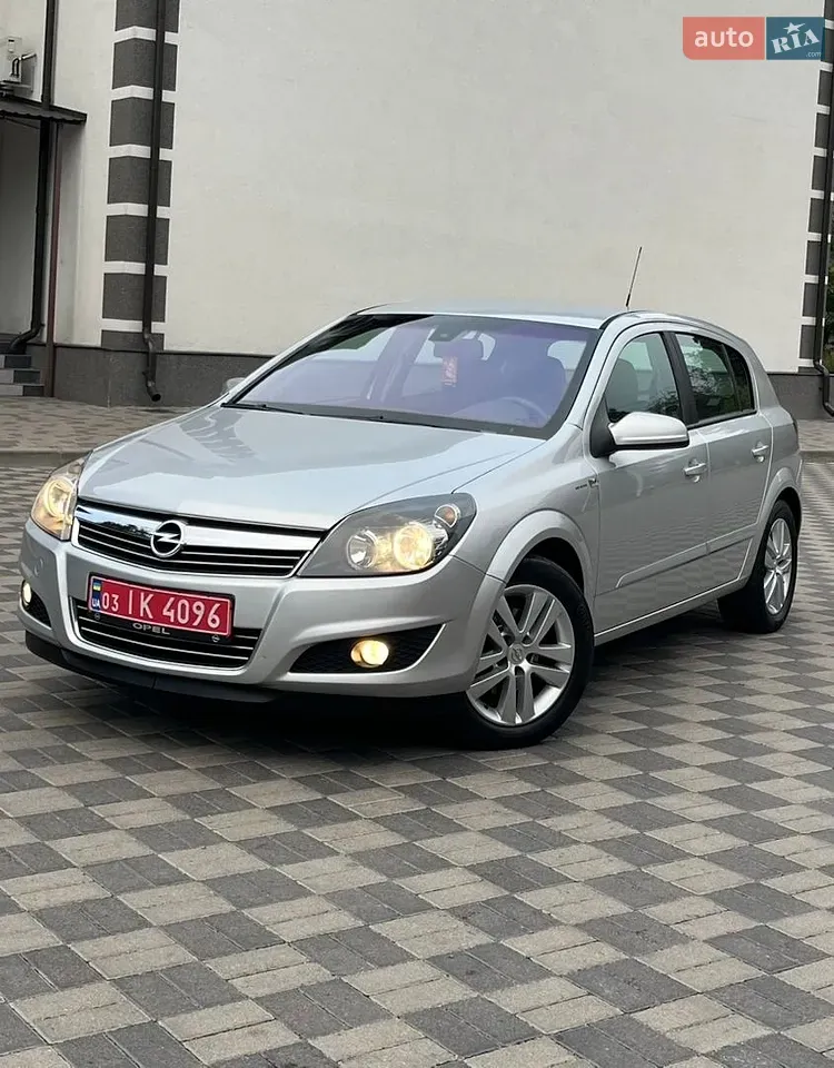 Opel Astra 2009 photo 3