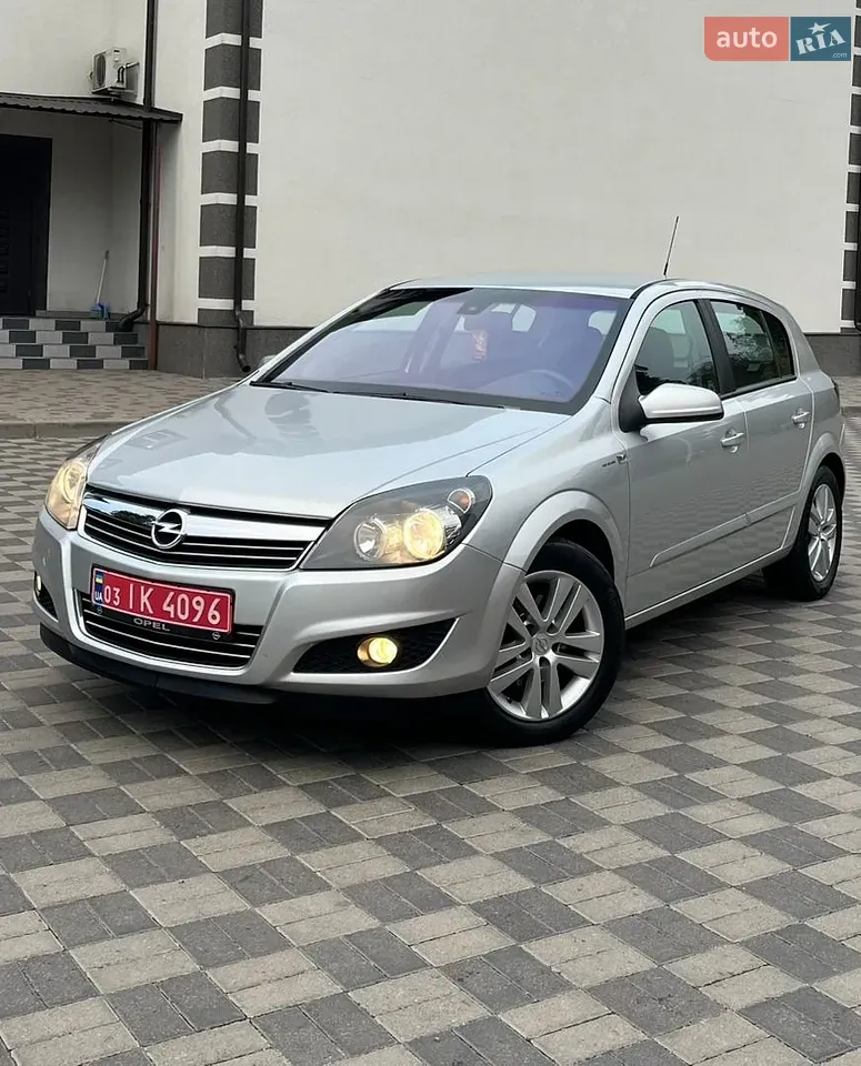Opel Astra 2009 photo 4