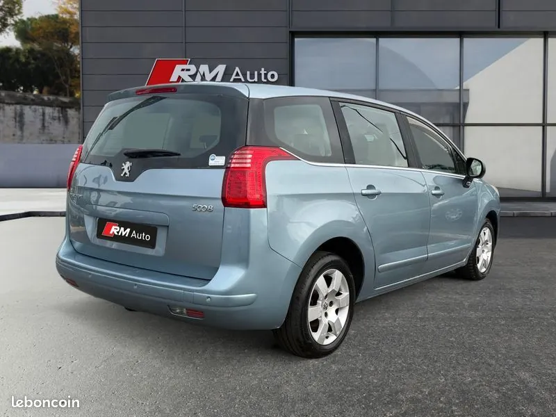 Peugeot 5008 2011 photo 4
