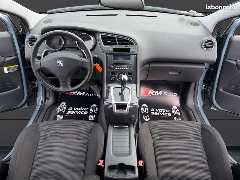 Peugeot 5008 2011 photo 5