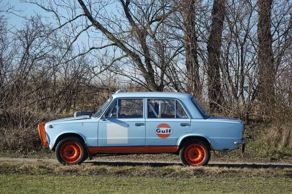Lada Sonstige
