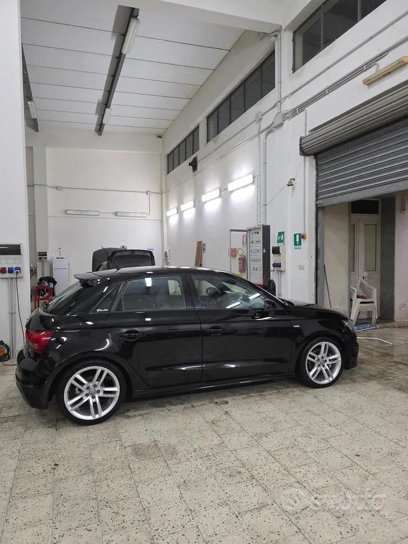 Audi A1 2012 photo 2