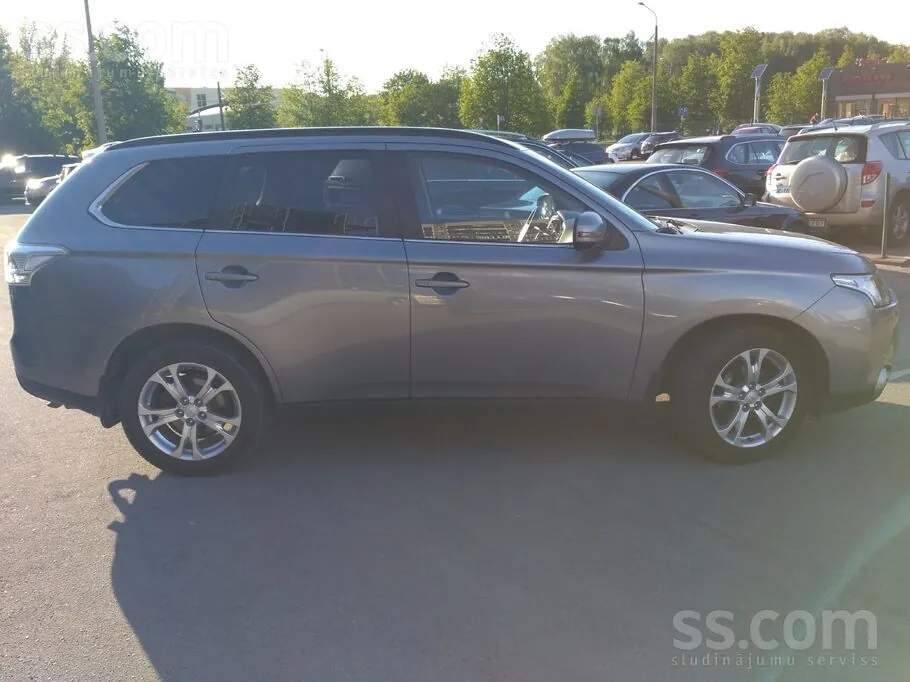 Mitsubishi Outlander 2014 photo 4