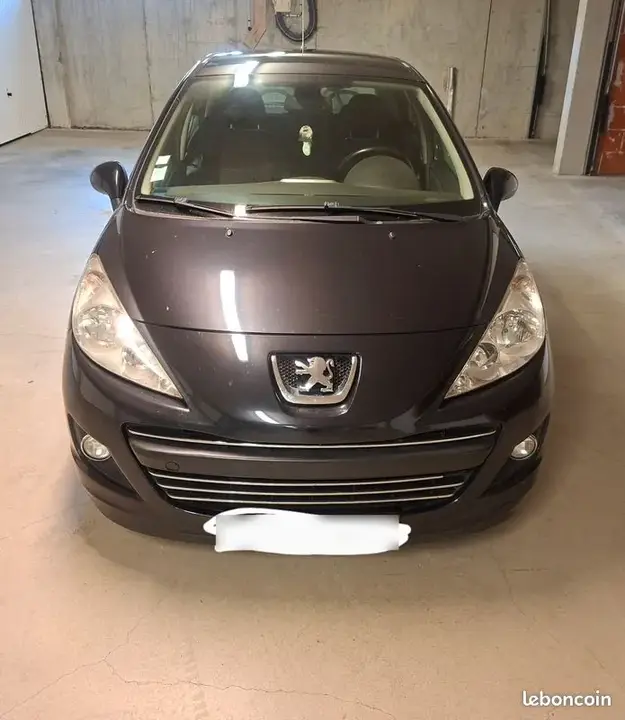 Peugeot 207 2009 photo 2