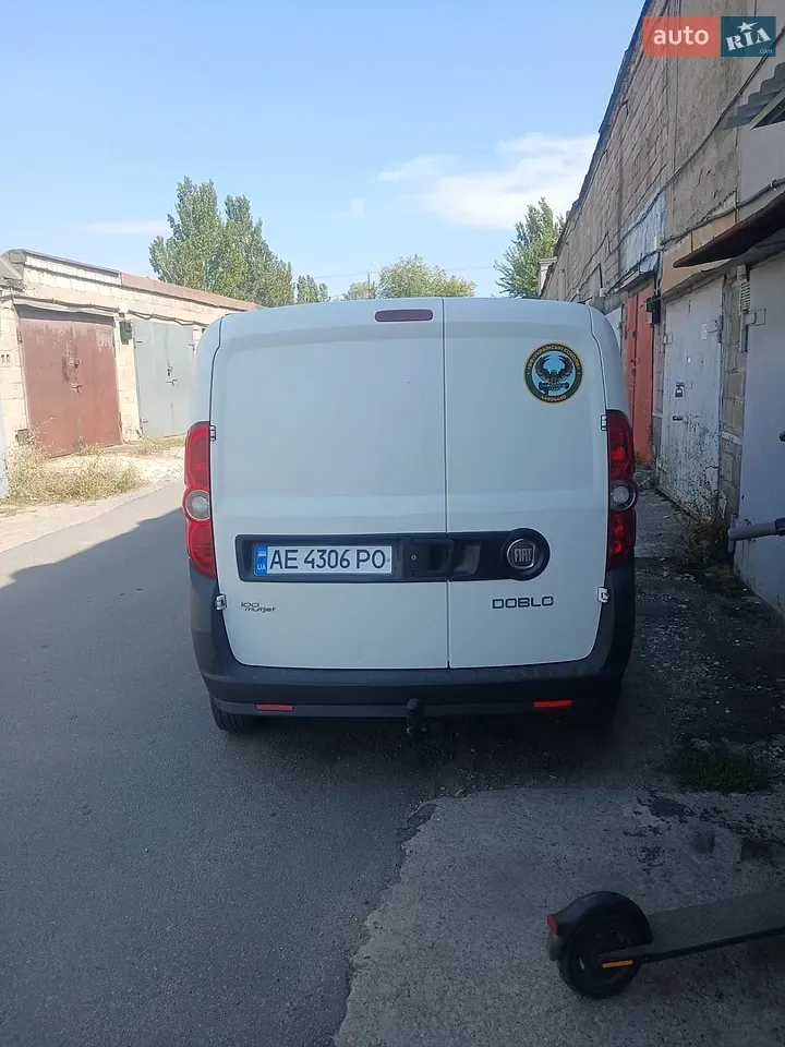 Fiat Doblo 2012 photo 2
