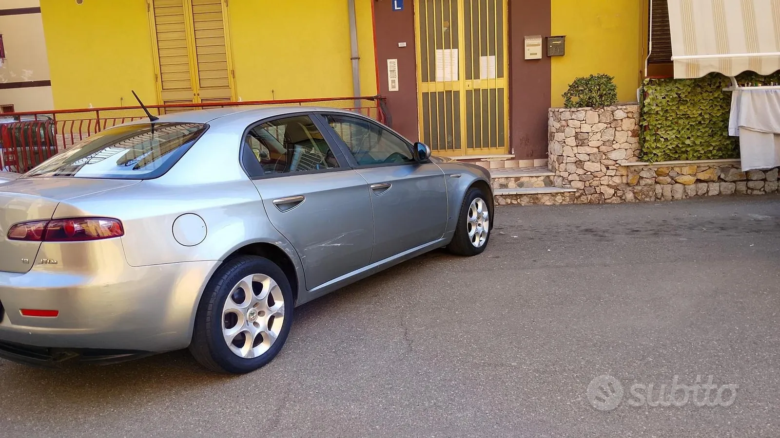 Alfa Romeo 159 2008 photo 2