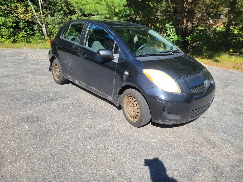 Toyota Yaris 2010 photo 2