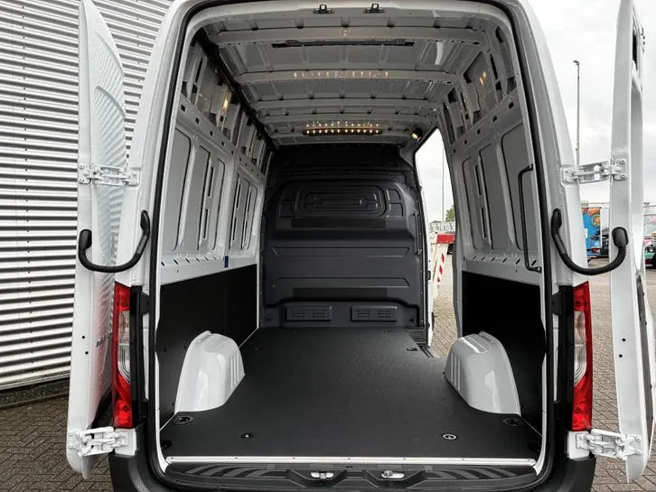 Mercedes-Benz Esprinter 2025 photo 2
