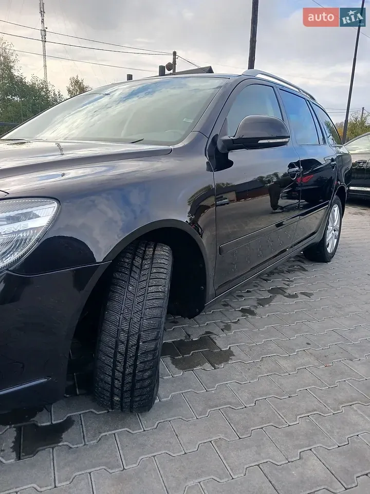 Skoda Octavia 2010 photo 4