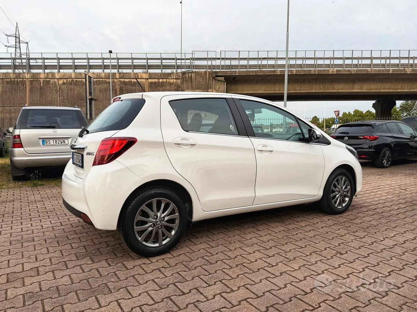 Toyota Yaris 2017 photo 5