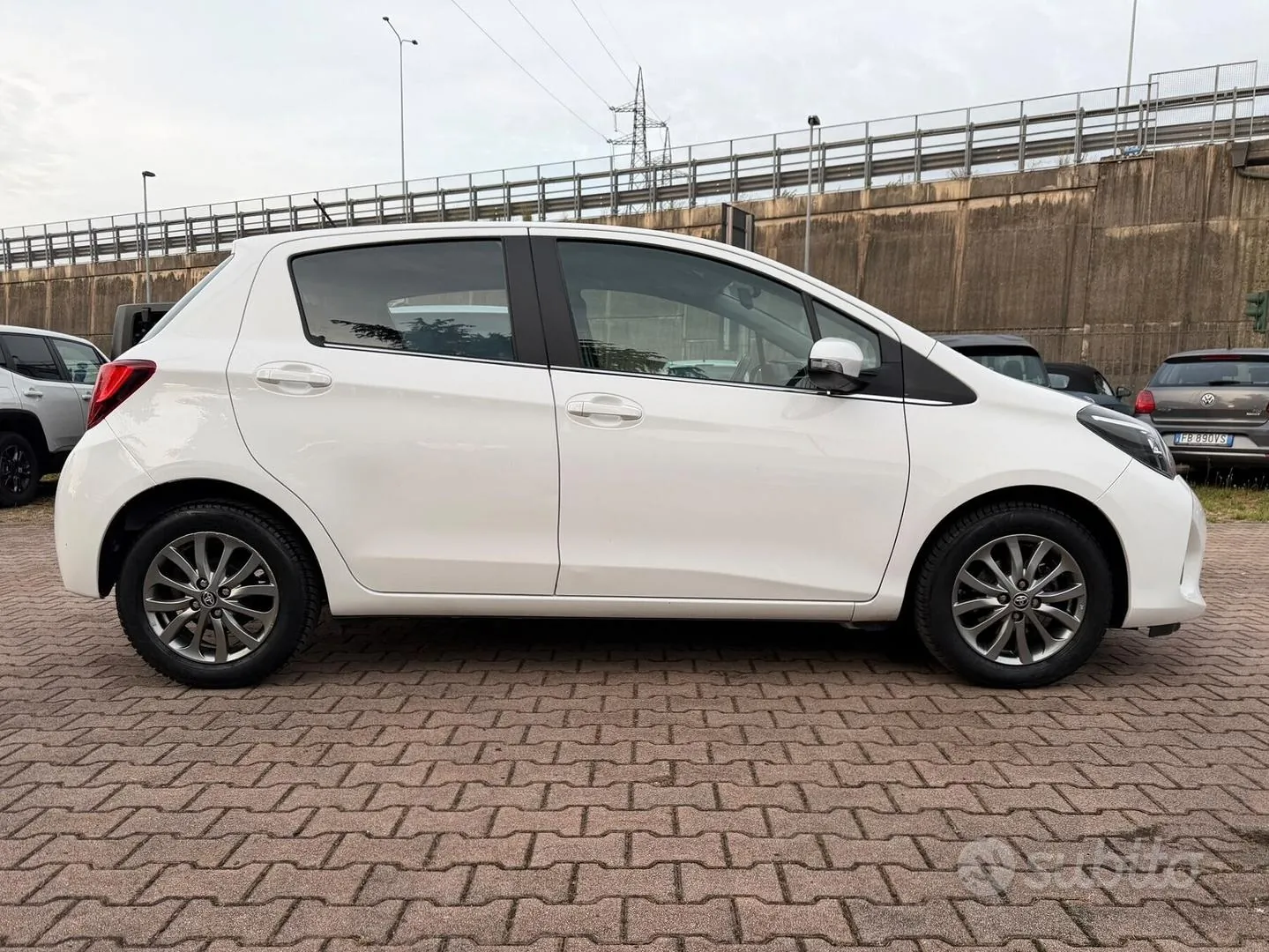Toyota Yaris 2017 photo 4