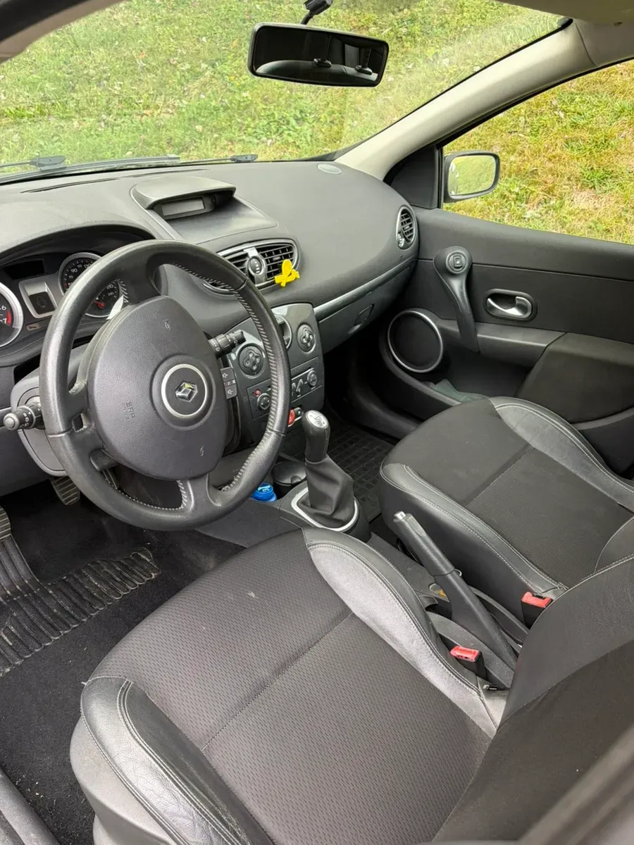 Renault Clio 2006 photo 3