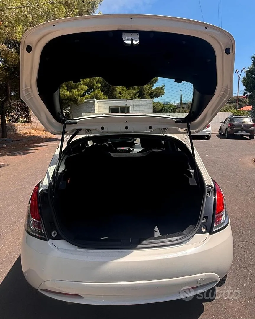 Lancia Ypsilon 2016 photo 5