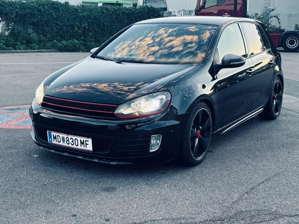 Volkswagen Golf 2009 photo 3