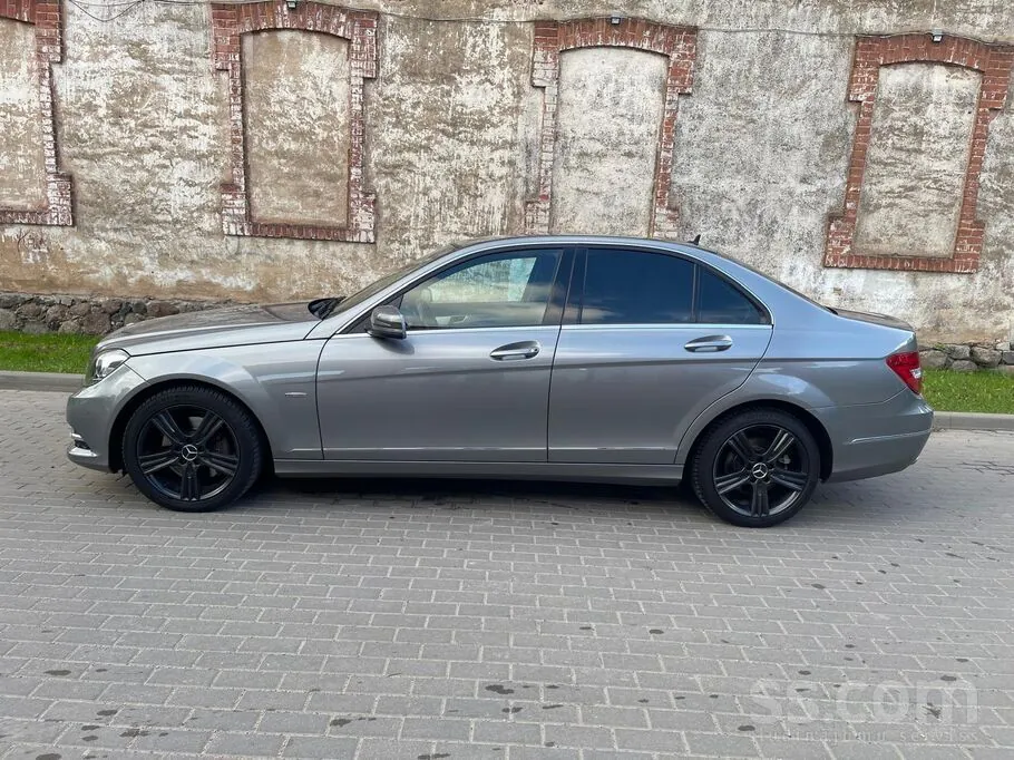 Mercedes-Benz C300 2012 photo 3