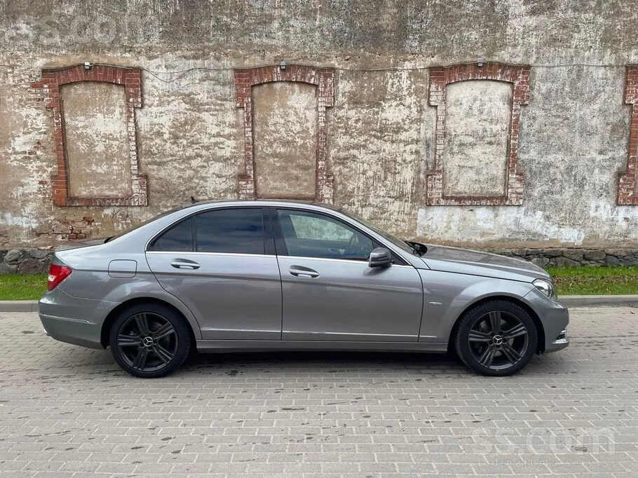 Mercedes-Benz C300 2012 photo 5