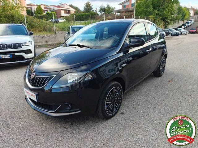 Lancia Ypsilon 2022 photo 2