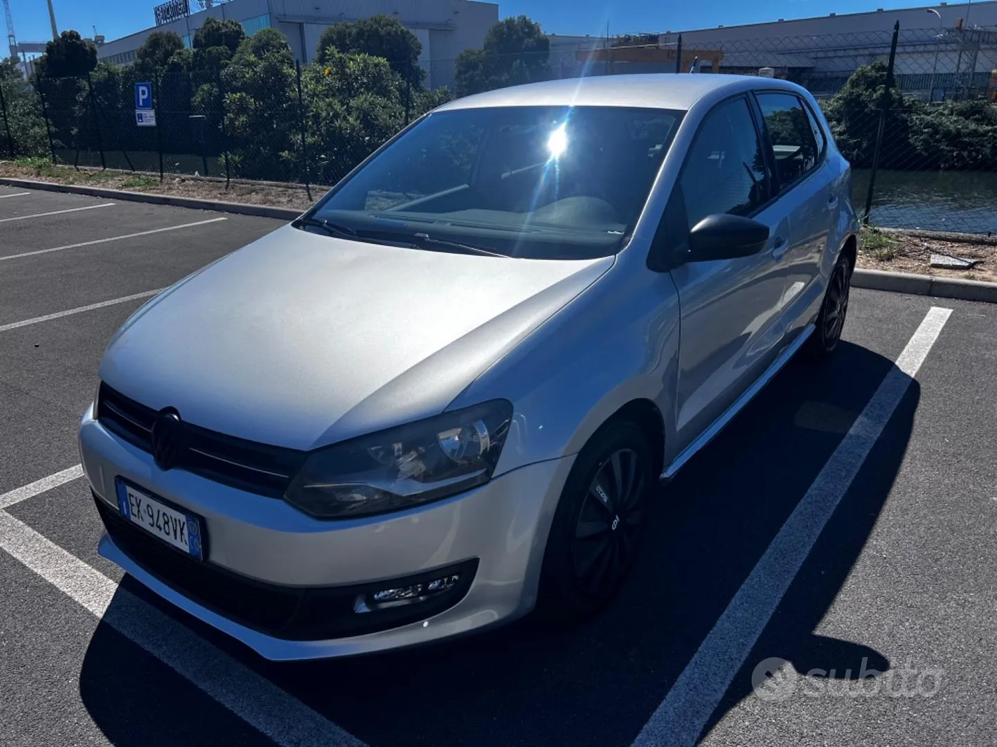 Volkswagen Polo 2011 photo 2