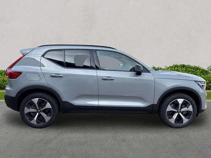 Volvo Xc40 2026 photo 2