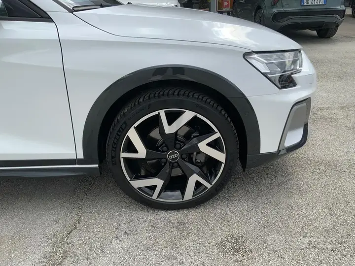 Audi A3 2025 photo 2